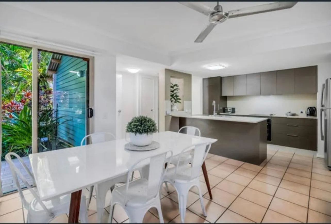 Relaxing 3Brm Resort Apartment Trinity Beach Australia
