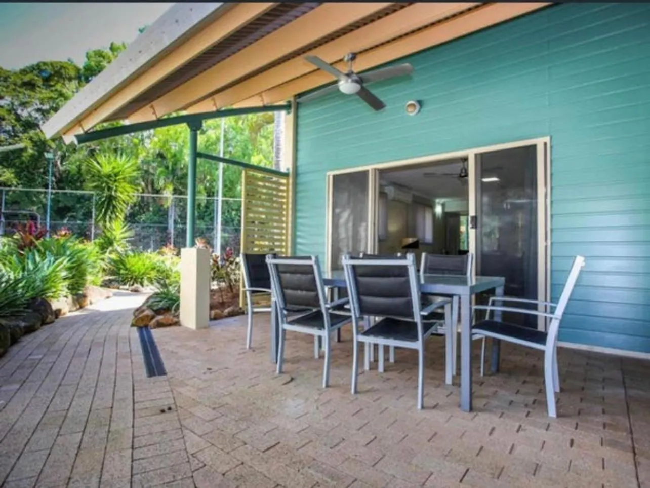 Relaxing 3Brm Resort Apartment Trinity Beach 0*,  Australia