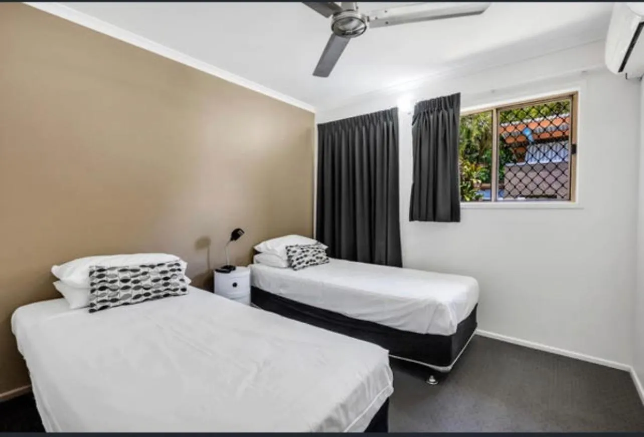 Relaxing 3Brm Resort Apartment Trinity Beach Australia